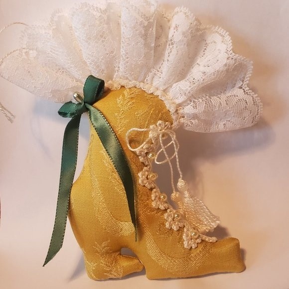 HandCrafted Victorian Boot Ornament or Brooch Pin Cushion - Picture 1 of 5